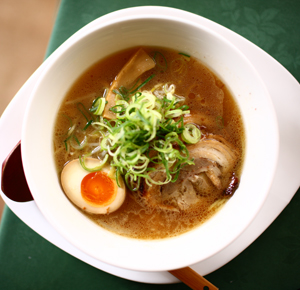有馬ロイヤルゴルフクラブ ロイヤル特製ラーメン ゴルフ場g麺 有馬ロイヤルゴルフクラブ ロイヤル特製ラーメン ゴルフ場g麺