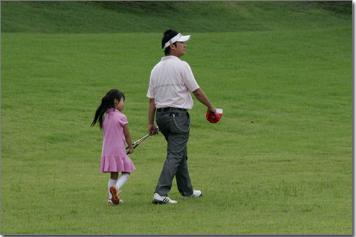2011 ジュニアカップレポート　ゴルフが深める、親子の絆。