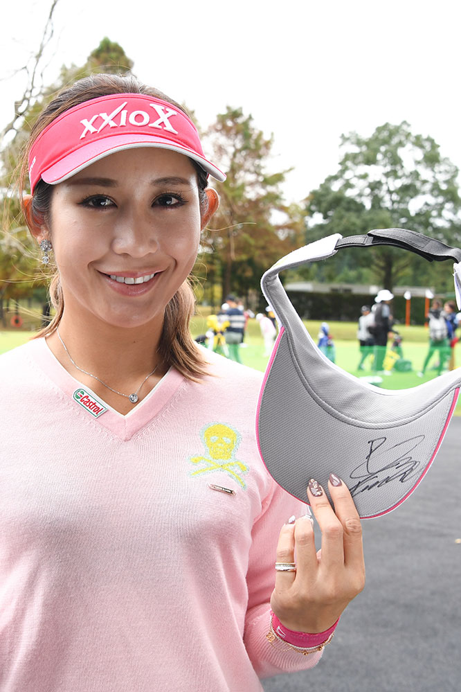 愛用グッズをプレゼント！プロからあなたへ Merry Christmas！