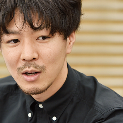 ストレッチ性、キックバック性、軽量性に優れている