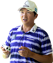 ニコン距離計を評価・解説するプロキャディ進藤大典氏